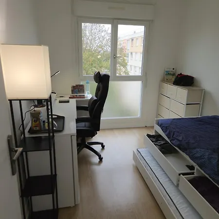 Pres Des 24h Avec 1 Lit Et 1 Lit D'appoint -60kg Accommodatie bij particulieren *