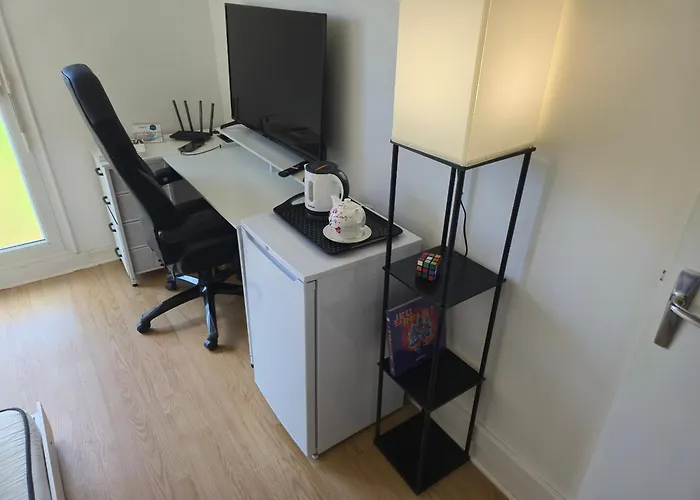 A 15 Mn Du Centre Et 10 Mn Des 24h Par Le Tram Privatunterkunft Le Mans